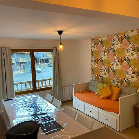 Le Fleuri Ensoleille De Guzet Apartment Ustou Exterior photo